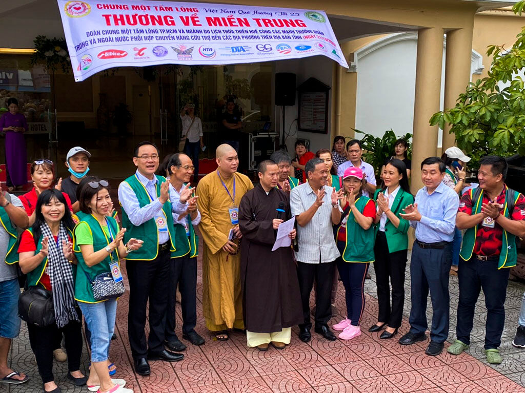 Capture the authentic charm of Hue’s community spirit